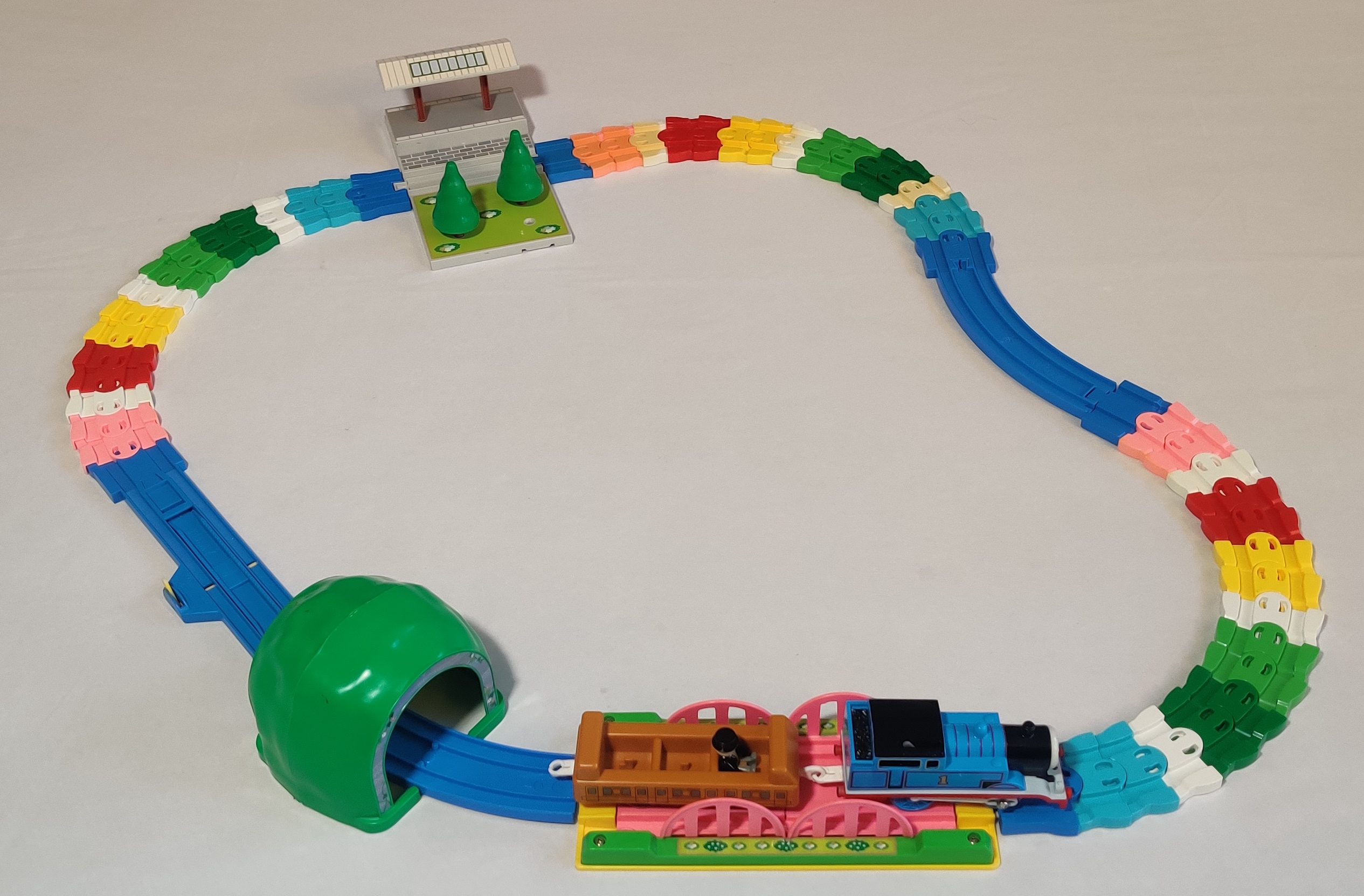 限定【トーマスバイルレ】Thomas Bayrle Rasterfahndung The Super Heroes Edition | Thomas Capsule Plarail Wiki | Fandom